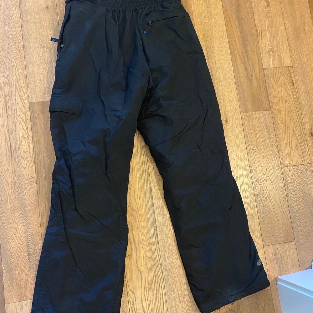 Men’s black ski pants
